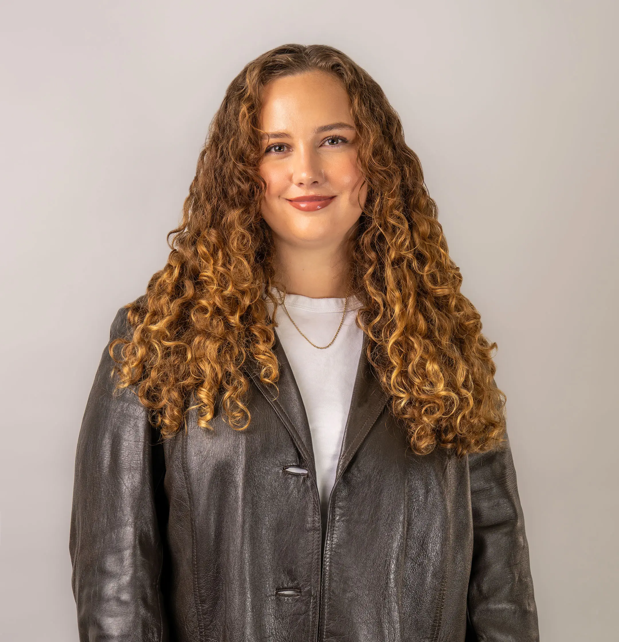 Imogen Headshot finals 21